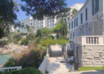 Hotelski lanac nije i ne može biti vlasnik nekretnine u statusu pomorskog dobra, koje ne poznaje pojam ‘vlasništvo’!