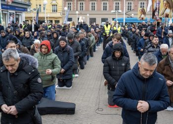 I ove subote Hrvati u 23 hrvatska grada izlaze na ulice: S krunicom u rukama