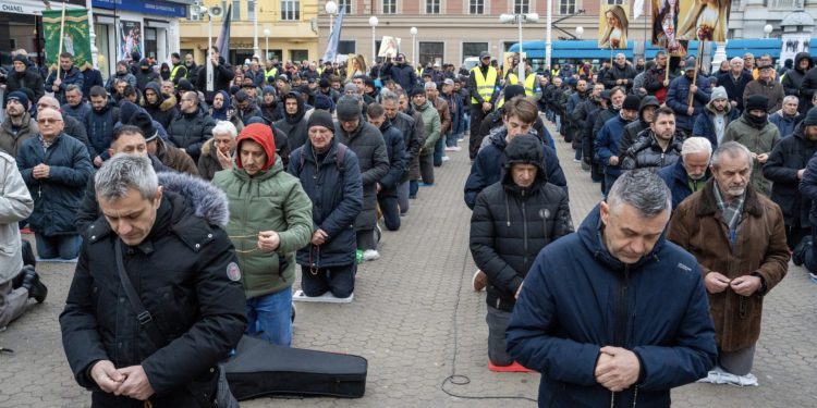 I ove subote Hrvati u 23 hrvatska grada izlaze na ulice: S krunicom u rukama