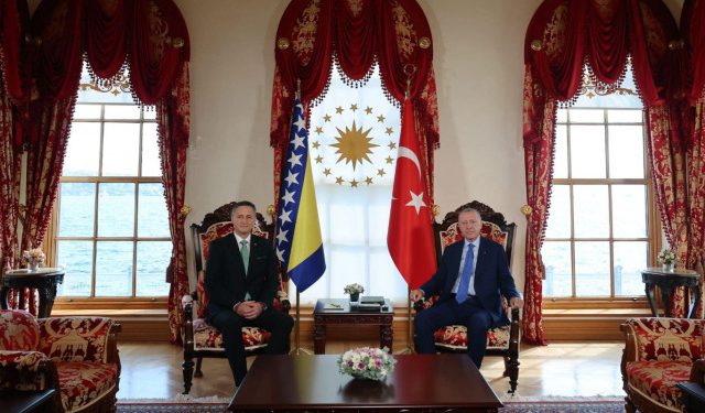 IZA ZATVORENIH VRATA Erdogan održao sastanak s Denisom Bećirovićem