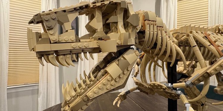 Izgrađujemo fosile LEGO dinosaura: Tyrannosaurus Rex, najimpresivniji model kostura u 68 milijuna godina
