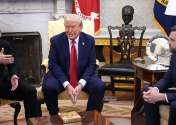 JD Vance ulazi u središte pozornosti braneći Trumpovu vanjsku politiku u ovalnom uredu prašinu sa Zelenskyyjem