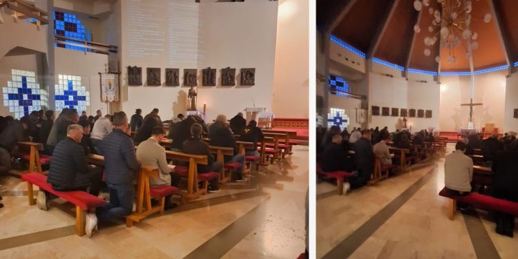 Jeste li čuli za muške krunice? Održavaju se u Podstrani, pogledajte kako to izgleda