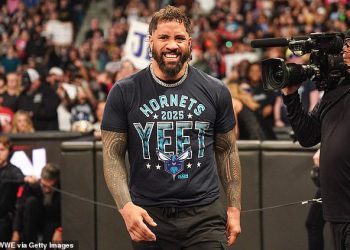 Jey Uso otkriva da je Pitch za rad s Rock -om u WWE -u – i objašnjava kako je iz Triple H -a saznao da je zaradio Shock Royal Rumble pobjedu