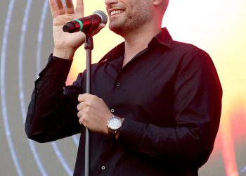 Još jedna zvijezda na razini Bobak Kianoush otkriva se da se grupa iz 90 -ih ponovno ujedinila, a da mu ne kaže dok je optužila benda da ‘oskrnati’ grupu s ‘neoprostivim’ potezom