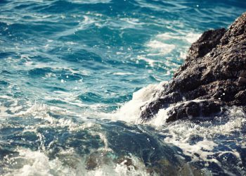 Jugo prekinulo sve katamaranske linije na splitskom plovnom području