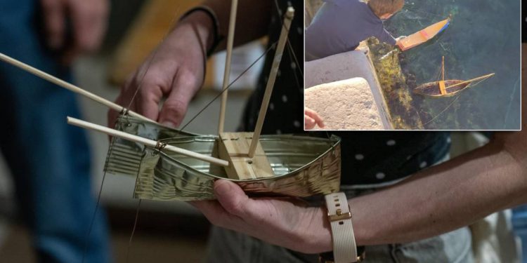 KALANKO Mali Komižani umjesto mobitela dohvatili igračke djetinjstva njihovih djedova!