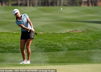 Kai Trump trpi pad na tečaju i odlazi na dnu vodene ploče na Top Golf turniru