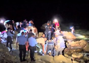 Karipski otok kraj Honduranske obale vidi kako mali avion sudara ubija najmanje 12
