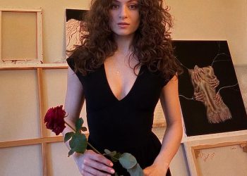 Kći Rowan Atkinson Lily Sastry prvi put govori o razvodu “tame” svojih roditelja “