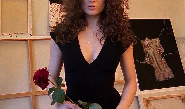 Kći Rowan Atkinson Lily Sastry prvi put govori o razvodu “tame” svojih roditelja “