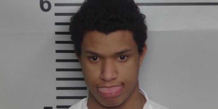 Kentucky Man, 18, ubodio je 15-godišnju djevojčicu na smrt i sada se suočava s optužbom za ubojstvo, kažu policajci