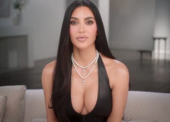Kim Kardashian je zapuštena zbog dopuštanja North West -a, 11, da se pojavi u ‘neprimjerenom’ glazbenom spotu