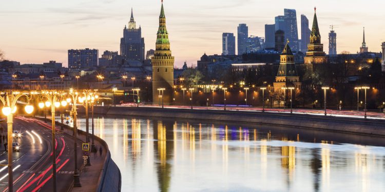 Kremlj odgovara na poziv poljskog PM -a ‘Arms Race’ – RT World News