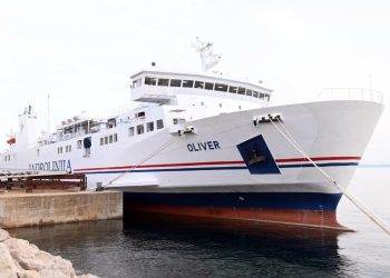 Lastovci se žale na “nepodnošljivu buku”, nakon što im je trajekt Oliver prvi put uplovio u luku Ubli