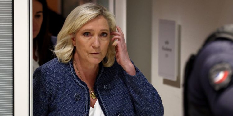 Le Pen eksplodira kaznu kao “političku” – RT World News