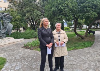 Lidija Bekavac o štandarcu: “Gradonačelnik Puljak i njegov zamjenik su napravili kazneno djelo”