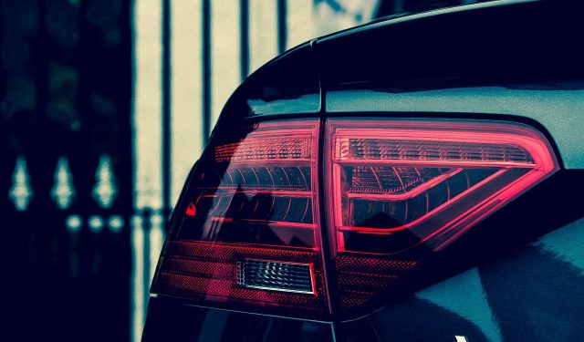 MALO PREKORAČIO OVLASTI Ženinoj firmi ‘slučajno’ prodao vozila 5 puta ispod cijene