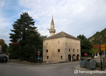 MUSLIMANI OBILJEŽAVAJU BAJRAM Reis Kavazović u Sarajevu pozvao na mir, red i poredak
