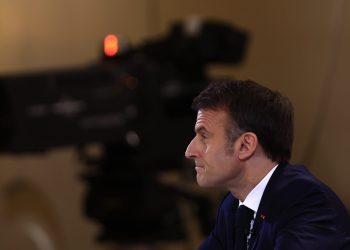 Macron: Putin je uzrujan, razotkrivamo njegovu igru