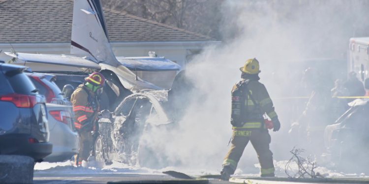 Mali avion se sruši u vatrenoj kugli ispred kuće za umirovljenje Pennsylvanije