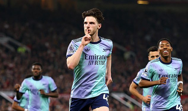 Man United 1-1 Arsenal: Razina riže Declan s finim štrajkom nakon Bruna Fernandesa slobodnog udarca dok pušači zaostaju iza Liverpoola