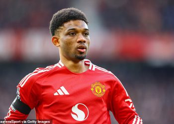 Man United Star pruža ažuriranje ozljeda s kriptičnim društvenim medijima nakon operacije prošlog mjeseca