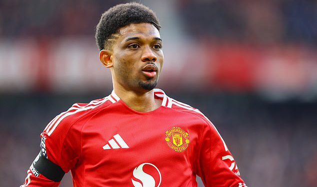 Man United Star pruža ažuriranje ozljeda s kriptičnim društvenim medijima nakon operacije prošlog mjeseca
