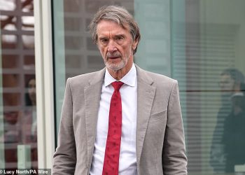 Manchester United suvlasnici Ineos slažu se da je ugovor vrijedan milijuna s Tottenhamom za izlazak sponzorskih sporazuma s logotipom tvrtke Sir Jim Ratcliffe, na stadionu Premier League Club-a od 2022