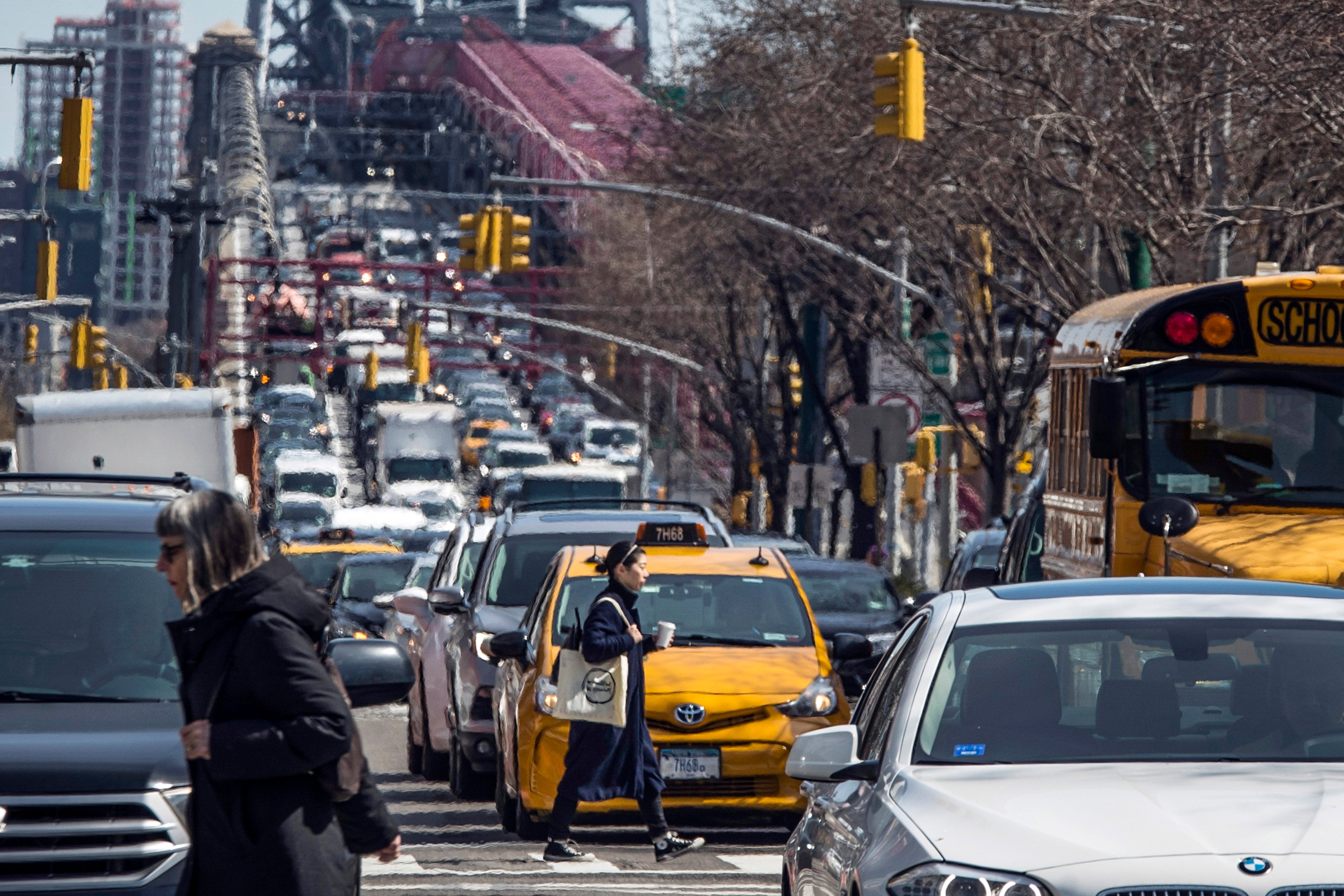 U državi New York imenovano je trinaest mostova, uključujući most Brooklyn