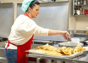 Food KBC Split: Pacijenti i osoblje splitske bolnice jeli najpoznatije sinjske uštipke