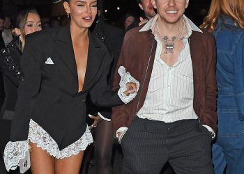 Maura Higgins napokon prekida svoju šutnju na društvenim mrežama nakon što je Danny Jones Britans Kiss – dok pobjegne iz drame radnim putovanjem u inozemstvo