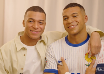 Mbappé se susreće … sam! Sličnost s kipom je impresivna