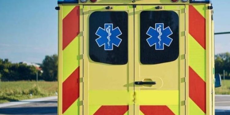 Muškarac izašao na balkon u Metkoviću pa pao preko ograde i poginuo