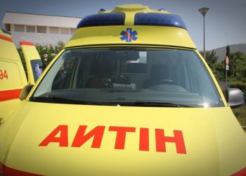 Muškarac pao s balkona zgrade u Metkoviću. Preminuo je