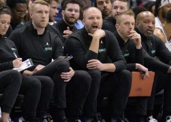 NBA, Memphis žestoki trener Jenkins. Novi trener Iisalo