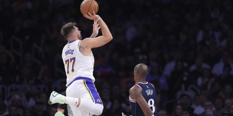 NBA istaknute: La Lakers-La Clippers 108-102