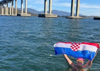 NOVI USPJEH Dina Levačić preplivala 34 km australske divljine