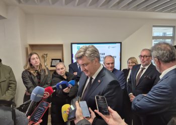 NOVO RUHO TURISTIČKO-OBRTNIČKE ŠKOLE U SPLITU Otvorenju je prisustvovao i Plenković: “Važno je da se mladi ljudi kvalitetno obrazuju”