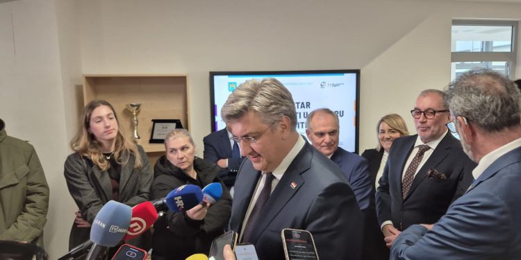 NOVO RUHO TURISTIČKO-OBRTNIČKE ŠKOLE U SPLITU Otvorenju je prisustvovao i Plenković: “Važno je da se mladi ljudi kvalitetno obrazuju”
