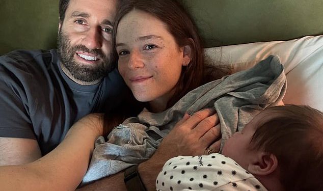 Nasljednica milijardera Georgia Geminder pozdravlja svoje drugo dijete sa suprugom direktora investicije Matthew Danoss