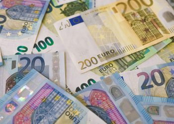 Nastavio se pad kamatnih stopa na oročene depozite, ali i na kredite