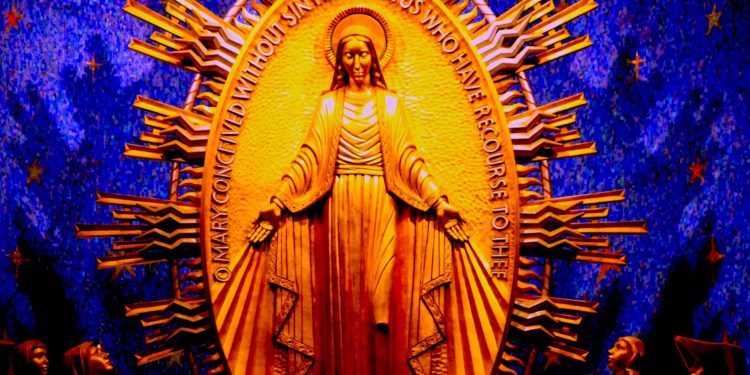 Nebrojene milosti po molitvi za neprijatelje: Gospi od čudotvorne medaljice