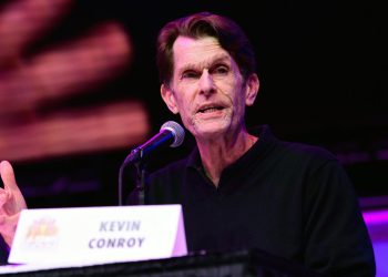 Netflix otkriva posthumnu ulogu legendarnog glasa Batmana Kevina Conroya u Animeu Devil May Cry s novom trailerom