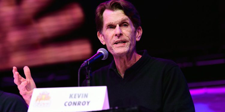 Netflix otkriva posthumnu ulogu legendarnog glasa Batmana Kevina Conroya u Animeu Devil May Cry s novom trailerom