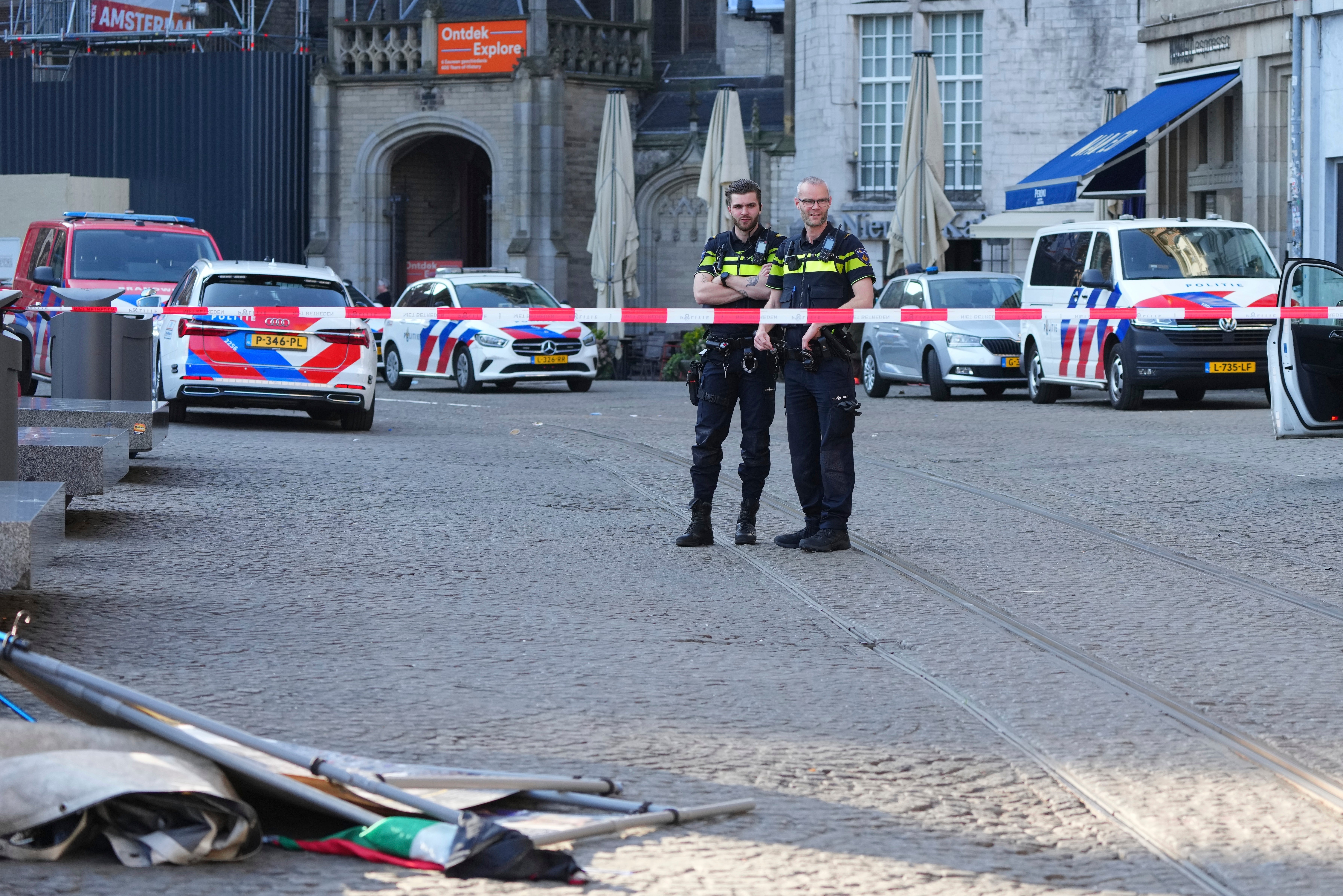 Nizozemska policija priopćila je kako je osumnjičeni za muškarce uhićen nakon napada.