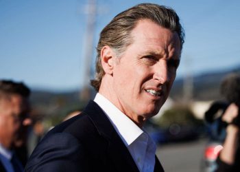 Newsom traži dodatnih 2,8 milijardi dolara za nadute zdravstveni program koji je preplavljen ilegalnim imigrantima