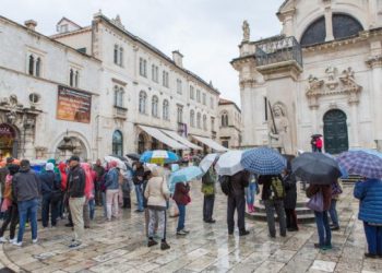 Ništa od sunčanog vikenda, a do kraja mjeseca stiže drastična promjena vremena, ali i jedan fenomen