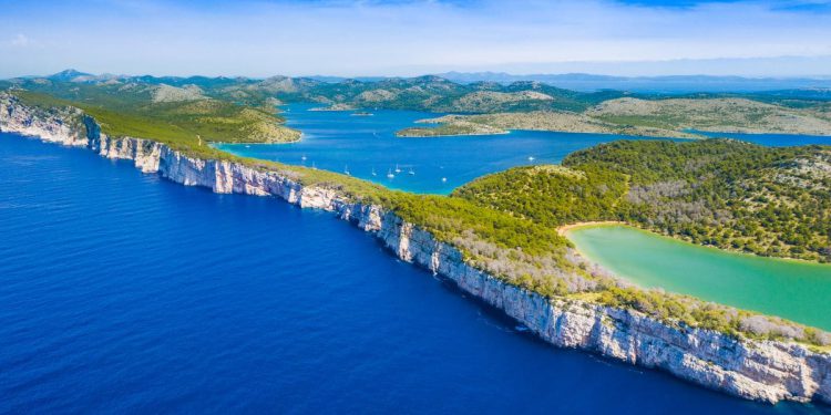 Ograničava se korištenje jednokratne plastike u zaštićenim područjima Dugog otoka