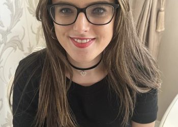 Ogromna legenda dječaka iz 90 -ih slavi 25. rođendan kćeri s dirljivim počašću – ali možete li pogoditi tko je ona?